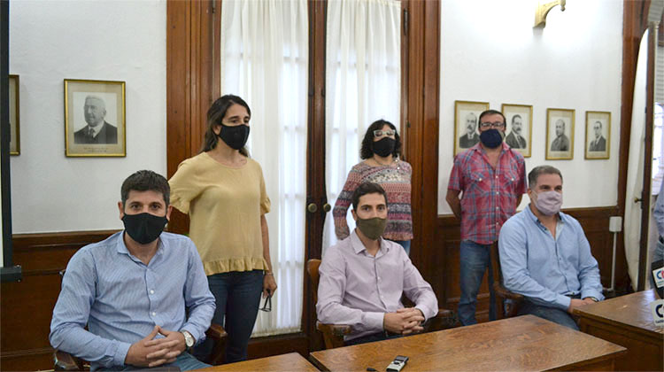 ​&ldquo;No nos presentamos a este falso debate&rdquo;