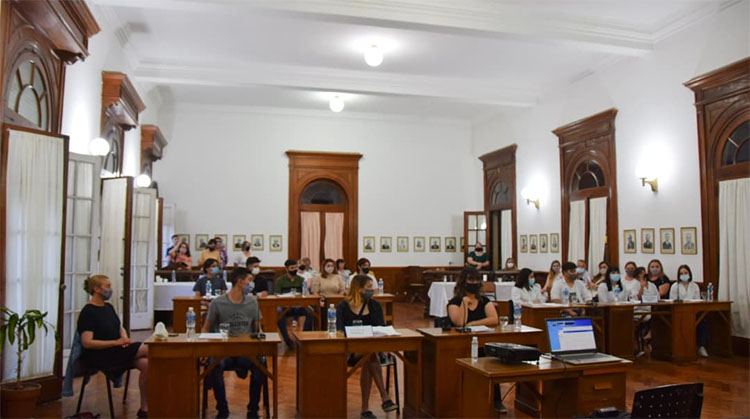 Sesi&oacute;n Estudiantil
