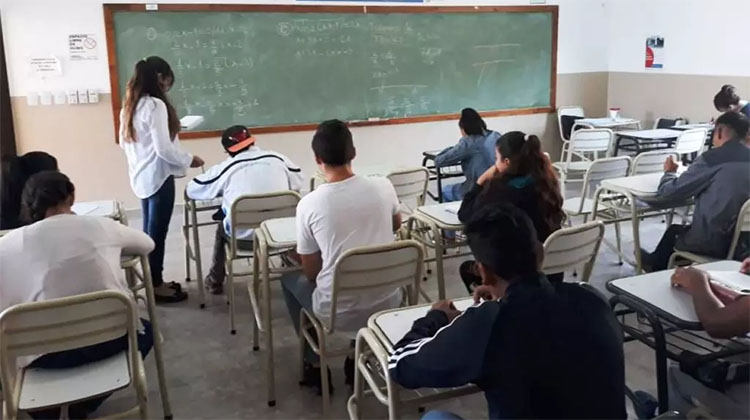 Educaci&oacute;n: Impulsar&aacute;n reforma del colegio secundario con salida laboral