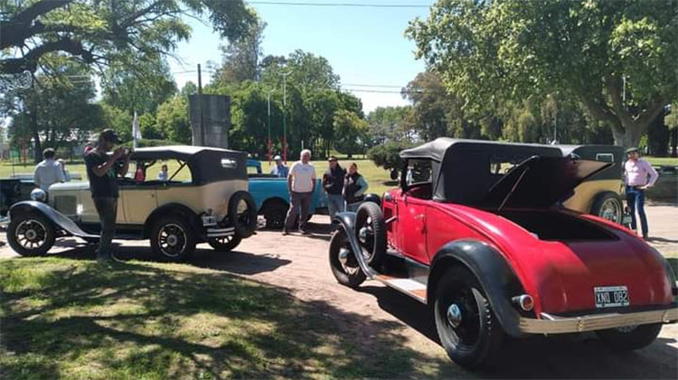 Se viene otro encuentro de autos cl&aacute;sicos