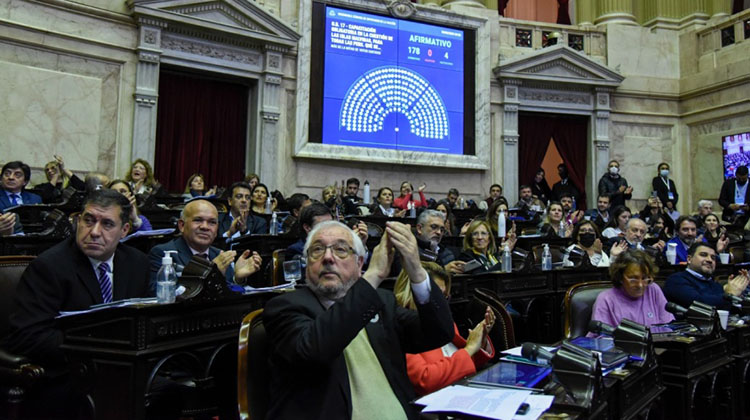 Es ley la capacitaci&oacute;n obligatoria en la cuesti&oacute;n Malvinas para los funcionarios p&uacute;blicos