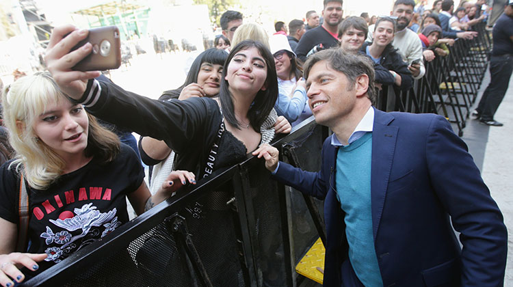 ​Kicillof anunci&oacute; la extensi&oacute;n del boleto estudiantil para universidades del interior