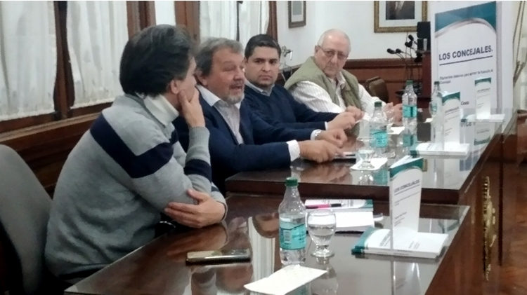 ​Roberto Costa present&oacute; su libro &ldquo;Los Concejales&rdquo;