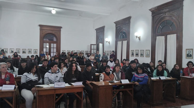 Se realiz&oacute;  la Sesi&oacute;n Estudiantil