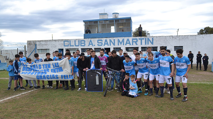 Reconocimiento en memoria de F&eacute;lix Gonz&aacute;lez