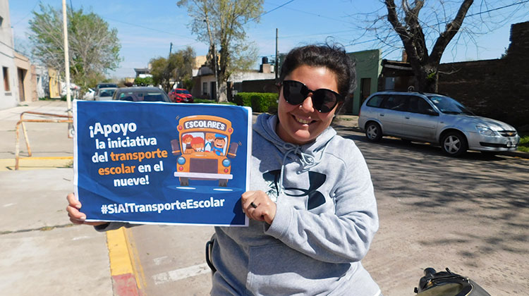 ​Esteban Naudin recibe apoyo de vecinos para que en 9 de Julio haya un transporte p&uacute;blico escolar