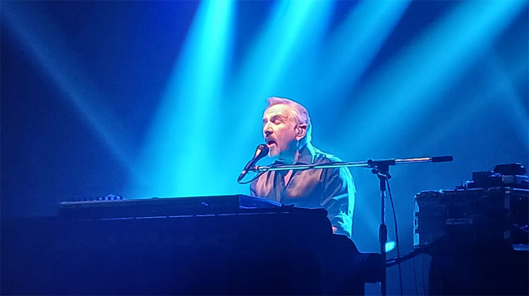 ​Alejandro Lerner brind&oacute; un show inolvidable con su gira Vuelven los lentos tour 2024