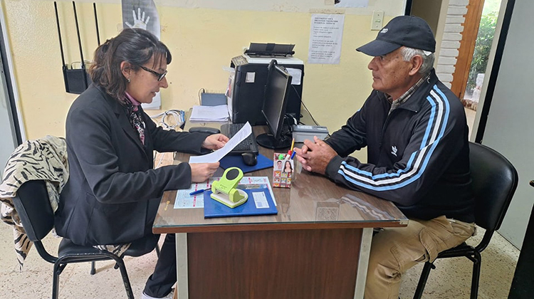 ​Dudignac recibi&oacute; a Municipio Cercano