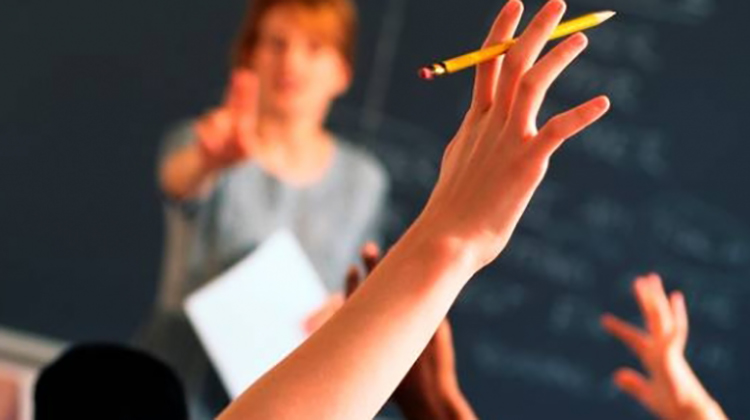 M&aacute;s d&iacute;as de clase por la educaci&oacute;n 