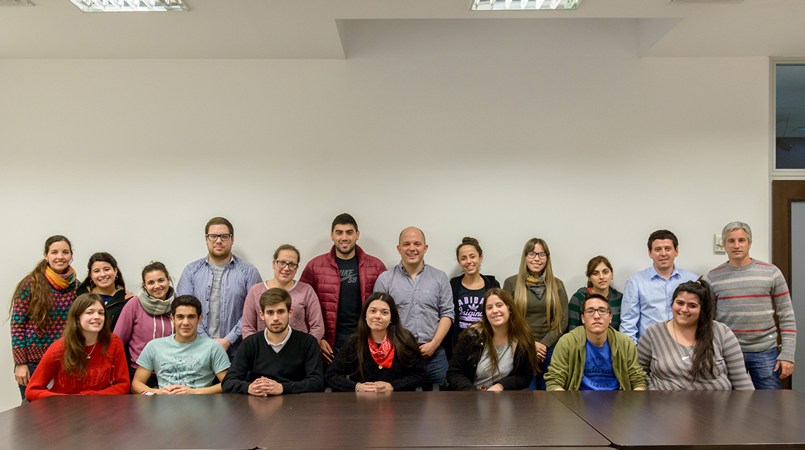  Becarios de `Poder Estudiar` tuvieron encuentro en La Plata