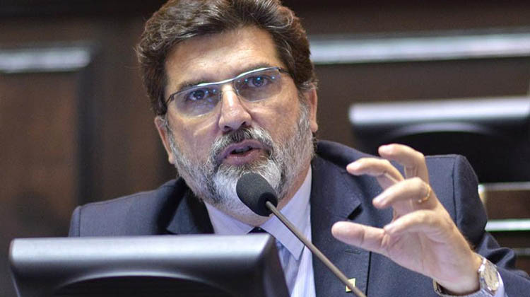 El conflicto docente en la mira legislativa