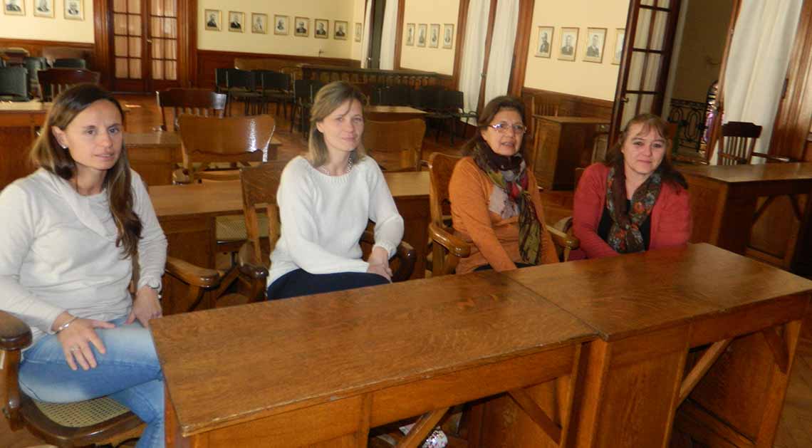 J&oacute;venes al recinto
