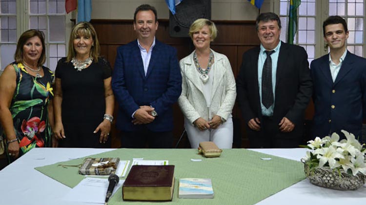 Asumieron Consejeros Escolares 