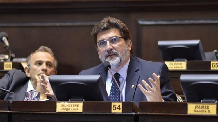 Jorge Silvestre: &ldquo;Es necesario discutir con los chicos en las escuelas&rdquo;