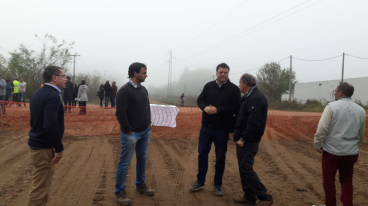 Barroso firm&oacute; acta de convenio para pavimentar el Acceso de Av Uquiza