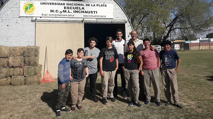 ​Escuela Inchausti en la 122 Expo