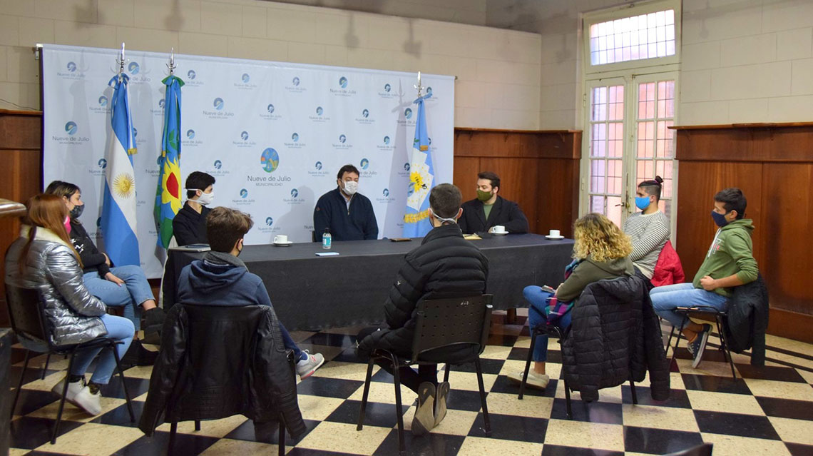 ​Barroso recibi&oacute; al grupo &ldquo;juventud pol&iacute;tica nuevejuliense&rdquo;