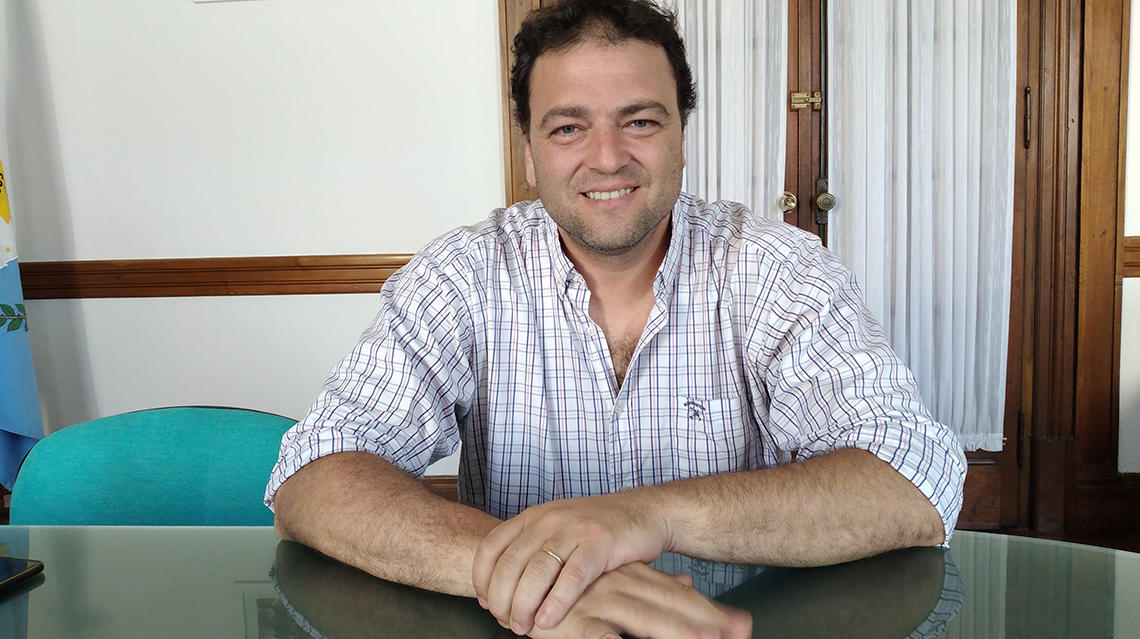 El intendente seguir&aacute; aislado