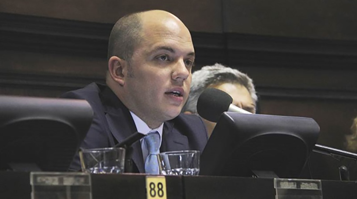 El diputado Zurro cuestion&oacute; las declaraciones de Delgado